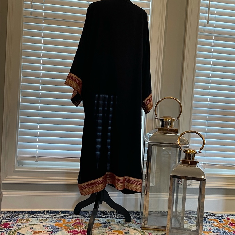 Beautiful black open front kimono with Aztec arm and bottom trim - Picture 10 of 11